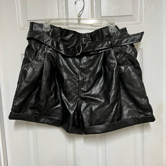 Steve Madden NYC Faux Leather Shorts - Picture 3 of 8